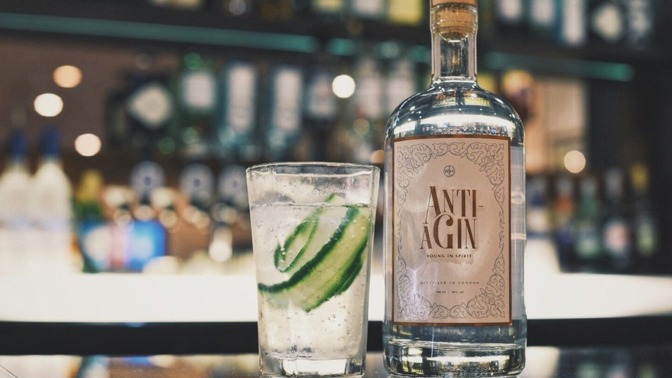 Tento nápoj má rovněž vyhladit celuitidu a ochránit proti slunci.