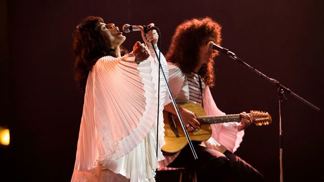 Jeho módní kreace byly občas více než ujeté