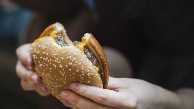 Pakliže u sebe zpozorujete nezvyklou touhu po něčem nezdravém, zbystřete. Může se jednat o hlubší problém.