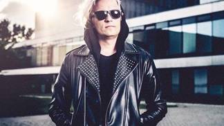 Záhorovský dospěl - v hudbě i vzhledově.