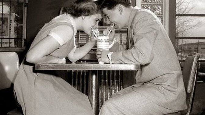 Naši rodiče si zašli rádi na pohár do cukrárny.