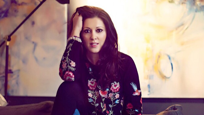 Andrea je krásná a talentovaná žena, milující nade vše svou rodinu.