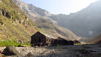 V dřevěných příbytcích se lidé mačkali jako dobytek