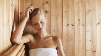 Saunování je skvělou detoxikační volbou.