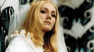 Helena byla velmi pěkná a proslýchá se, že její vztah s Neckářem nebyl tehdy úplně nevinný.