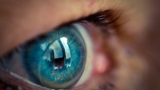 S těmito kontaktními čočkami už fotoaparát ani diktafon potřebovat nebudete.