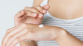 Neznámé pasti suché pokožky: Blíží se k vám Alzheimer!