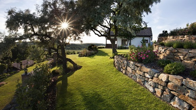 Přivítá vás krásná scenérie.