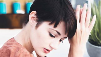 Krátký účes je ideální volbou.