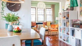 Interiéry plné živých barev působí velmi veselým a vlídným dojmem.