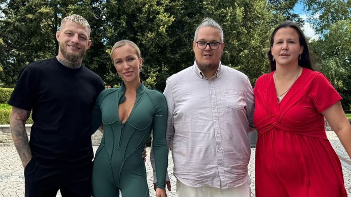 Vyměnili se s Anežkou a Jakubem, kteří žijí se dvěma dětmi na statku. 