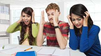 Učení se spolužáky může pomoct. Za předpokladu, že neskončíte v hospodě.