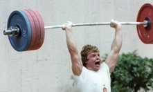 Zemřel legendární vzpěrač Zaremba: Olympijský vítěz musel medaili z nouze prodat