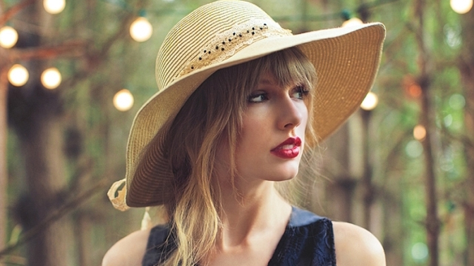 Ani Taylor Swift se ve vztazích nedaří. Média dnes oznámila její rozchod s hudebníkem Calvinem Harrisem.