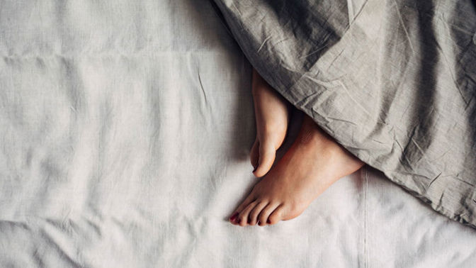 Nahá chodidla? Máte pečovatelské sklony. A nejen to.