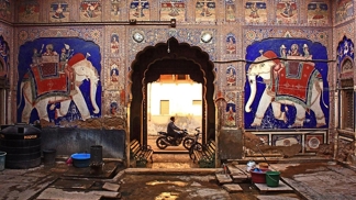 „Zapomenuté“ opulentní vily zdobí pozoruhodné nástěnné malby.