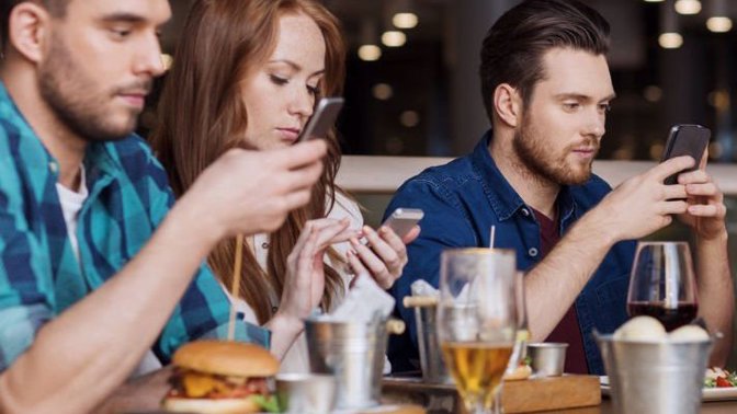 Smartphony jsou dobří sluhové, ale zlí pánové.