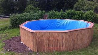 Devět dřevěných palet, špetka úsilí a krásný bazén je na světě!