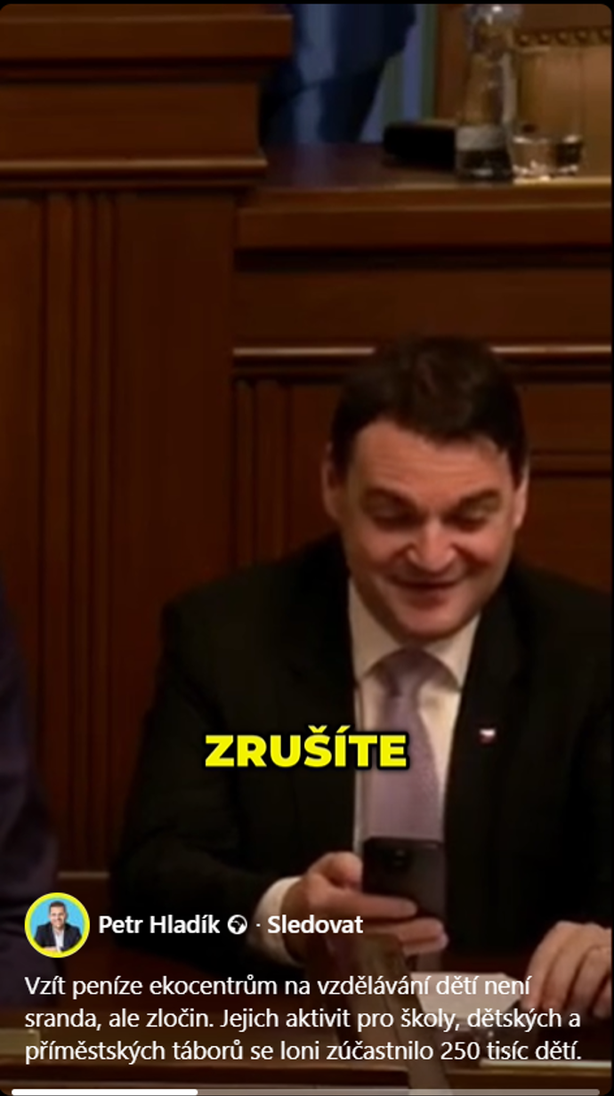 Petr Macinka předváděl všemožné grimasy.