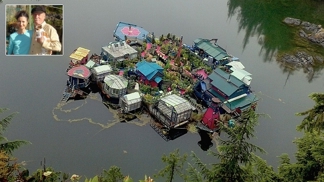 Freedom Cove se nalézá nedaleko pobřeží pobřeží Vancouver Island.