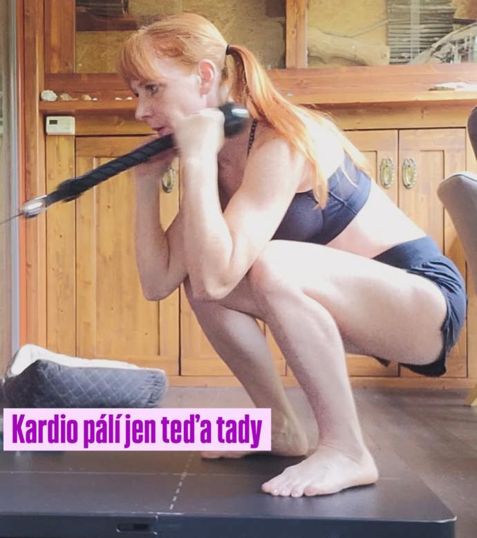 Udržení a posilování svalů je podle ní nezbytností pro ženy čtyřicet plus. 