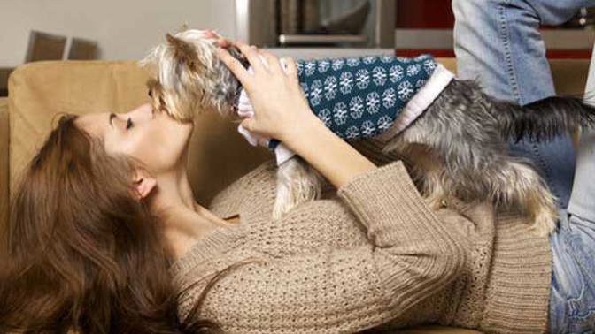 Líbání se psy může mít velmi nepříjemné následky.