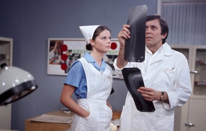 Andrea Čunderlíková byla na konci 70. let hvězdou seriálu Nemocnice na kraji města. Její milostný románek s ortopedem a později primářem Arnoštem Blažejem, kterého hrál Josef Abrhám, byl jednou z hlavních linek příběhu lékařů a sester z nemocnice v Boru.