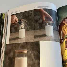 Josef Maršálek radí, jak si doma udělat domácí kefír. Stačí k tomu kefírová houba a mléko.