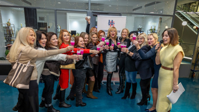 FOTO: Společný přípitek.