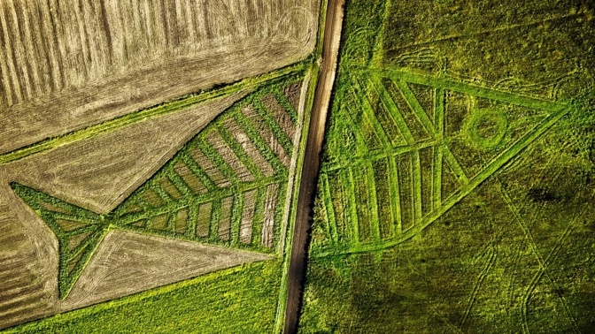 Některé státní hranice jsou „dekorovány“ unikátními uměleckými díly.