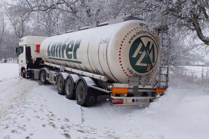 Záchranáři v Karlovarském kraji zasahovali u několika nehod.