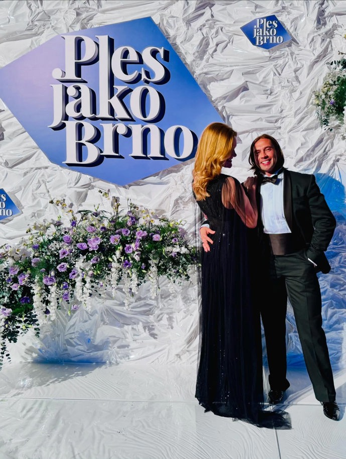 Velký večer si nakonec obě užily a fanouškům sdílely hned několik slušivých snímků. 