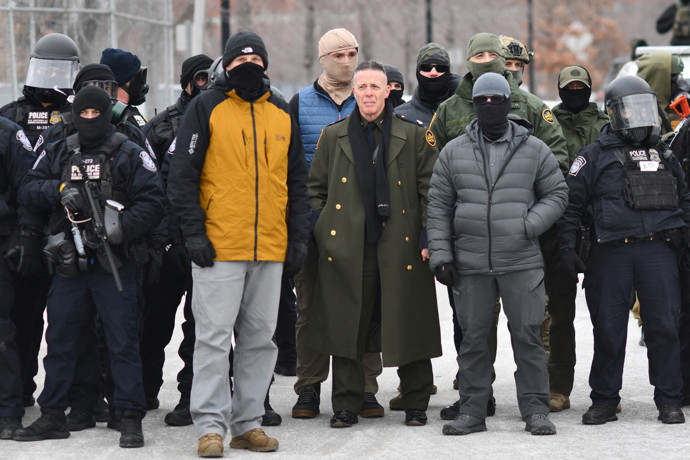 Greg Bovino vyvolává značné kontroverze a to nejen kvůli svému vzhledu.