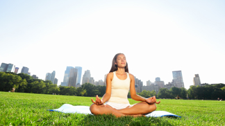 Pouhých 10 minut meditace denně pomáhá držet od těla nespočet poruch - ať už nesoustředěnost, závislosti nebo vztahové problémy.