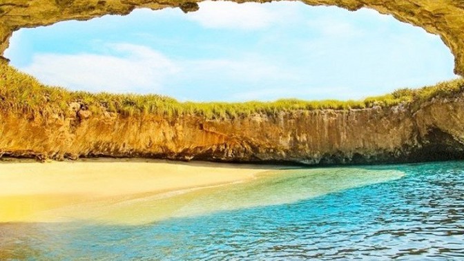 Přírodním koupalištím se nemůže rovnat žádný aquapark světa.