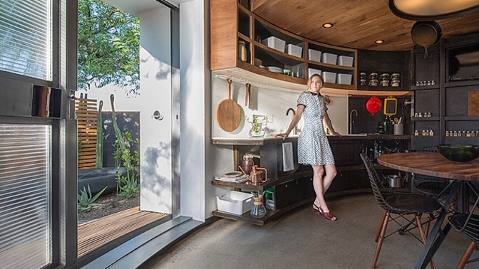 Když se spojí dva kreativci, může se i sklad obilnin proměnit v domov snů.