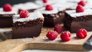 Naspod pevný, uprostřed pudingový, nahoře křupavý.