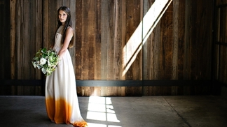 Ombré svatební šaty se hodí do jakéhokoliv ročního období. Stačí jen sladit barvy.