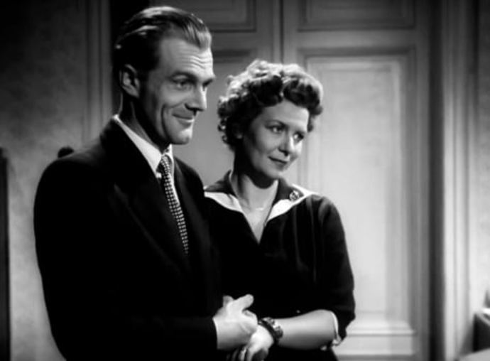 Ve filmu Na stříbrném zrcadle z roku 1954 si zahrála s Radovanem Lukavským.