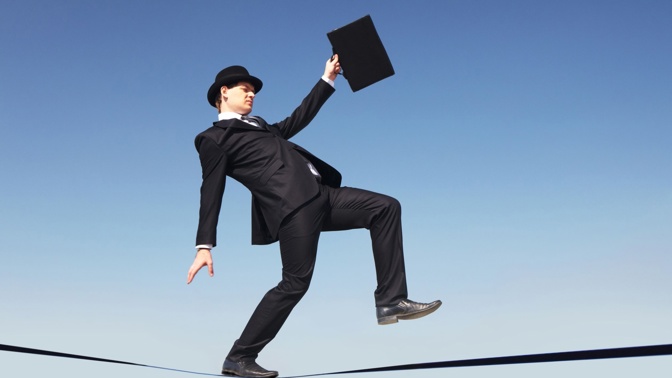 Přestaňte balancovat na hranici strachu. Klinická konzultantka Joan Kingsley poradí, jak získat sebedůvěru na pracovišti.