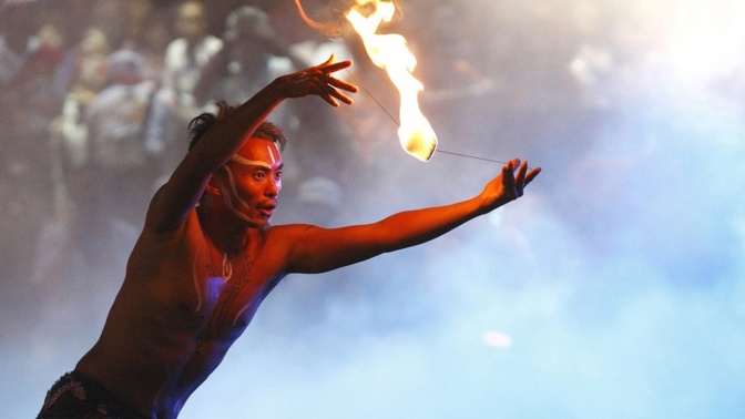 Během Festivalu hladových duchů se otevírají brány do pekla, ráje i říše živých, aby Číňané zakusili utrpení zesnulých.