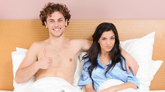 S pravidelnými postelovými hrátky klesá riziko srdeční choroby o polovinu!