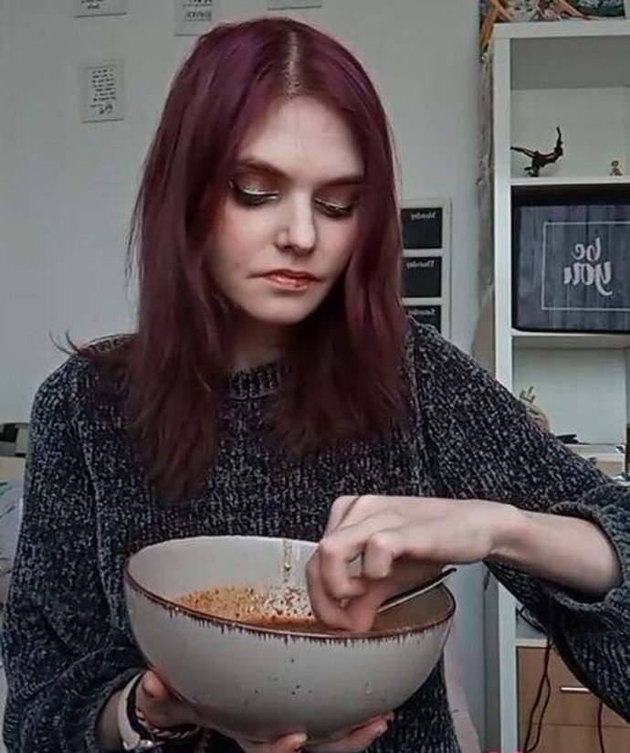 Shining Ája sdílela s fanoušky svou cestu, jak bojuje s anorexií. 