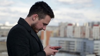 Zbyněk (27): Přítelkyně by si přála založit rodinu, ale já při milování myslím spíš na její přitažlivou matku