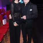 Petr Janda oblékl černý oblek s černou košilí, kravatu nechal doma.