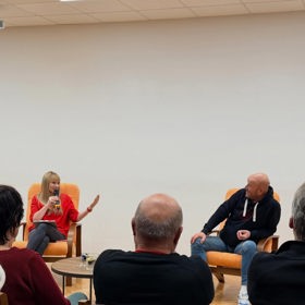 Zajíčková s Nečasem objížděla besedy.