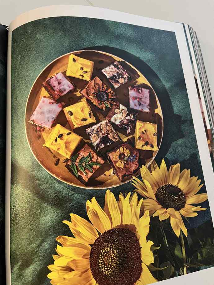 Barevně je všechny hezky vyladil včetně posypek. 