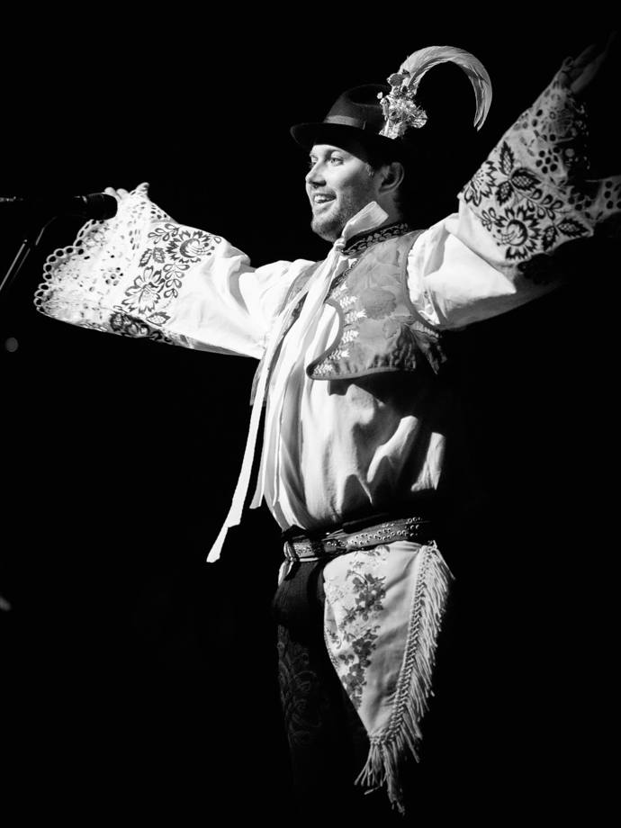 Petr vypadl ze třetího patra, záchranáři mu už nedokázali pomoci.