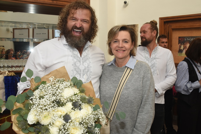 Josefu Maršálkovi přišla Michaela gratulovat k nové knize. 