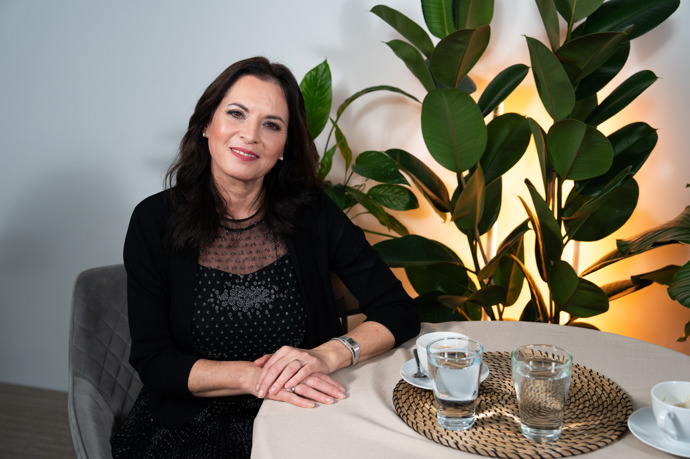 Herečka Bára Kodetová navštívila talkshow Na kafeečko. 